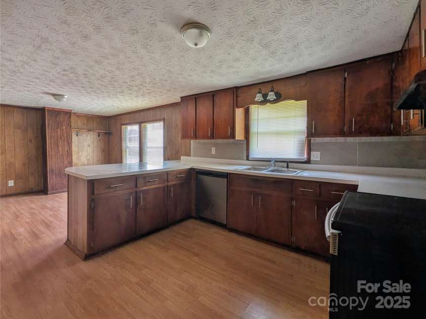 269 Westwood Circle, Waynesville, NC 28786.  MLS# CAR4270301, YatesRealty ID 32326. 