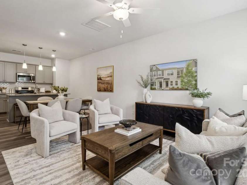 2928 Sloan Drive, Charlotte, NC 28208.  MLS# CAR4325603, YatesRealty ID 3233. 