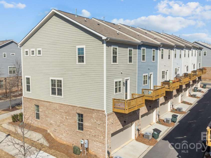 9804 Ainslie Downs Street, Charlotte, NC 28273.  MLS# CAR4225132, YatesRealty ID 3233. 