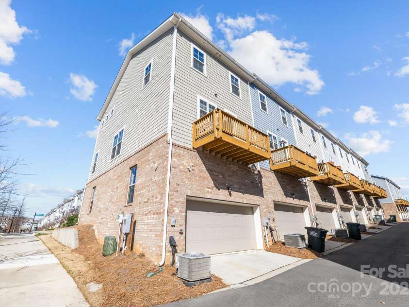 9804 Ainslie Downs Street, Charlotte, NC 28273.  MLS# CAR4225132, YatesRealty ID 3233. 