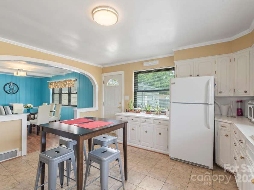 1513 Ridge Avenue, Kannapolis, NC 28083.  MLS# CAR4284529, YatesRealty ID 32330. 