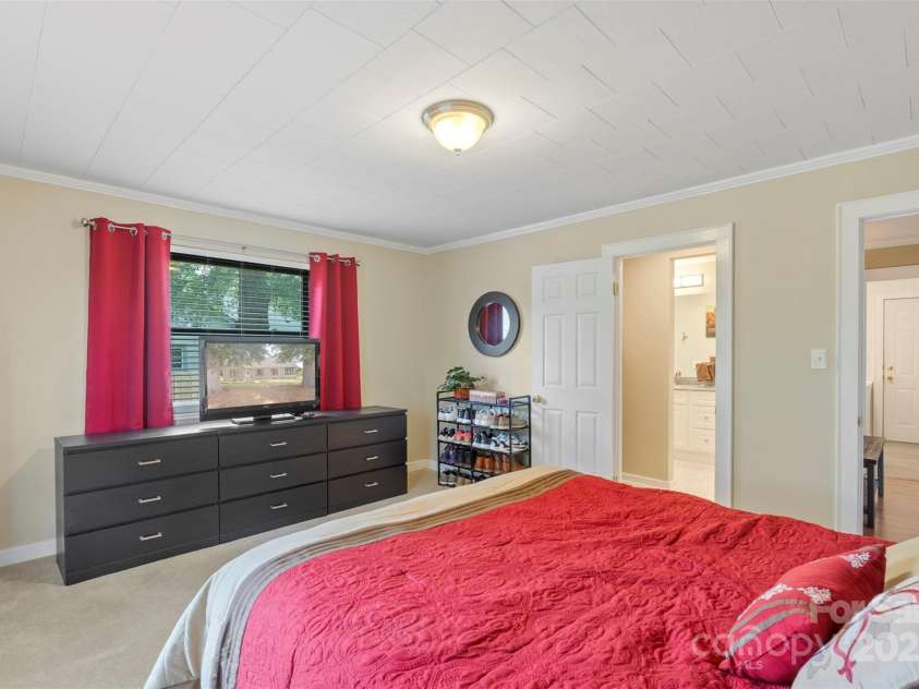 1513 Ridge Avenue, Kannapolis, NC 28083.  MLS# CAR4284529, YatesRealty ID 32330. 