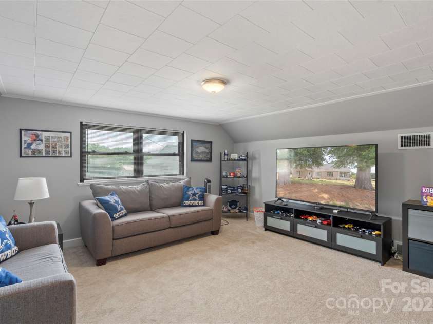 1513 Ridge Avenue, Kannapolis, NC 28083.  MLS# CAR4284529, YatesRealty ID 32330. 