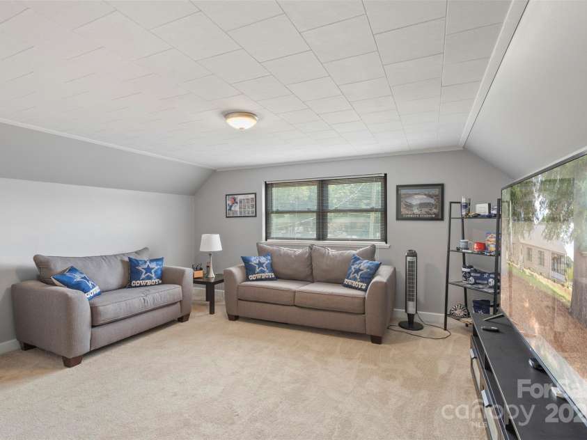 1513 Ridge Avenue, Kannapolis, NC 28083.  MLS# CAR4284529, YatesRealty ID 32330. 