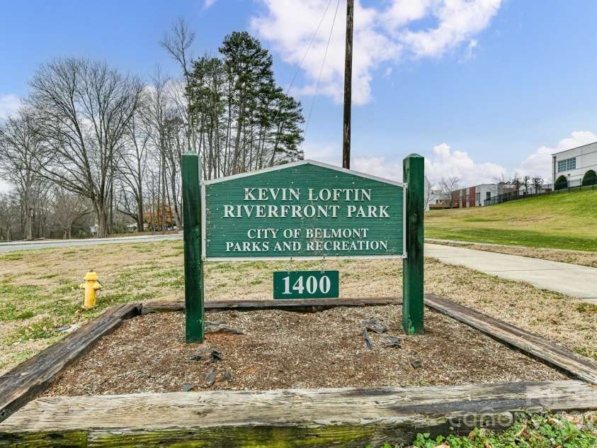 105 Howe Street, Belmont, NC 28012.  MLS# CAR4288261, YatesRealty ID 32331. 1 mile to Kevin Loftin Riverfront Park