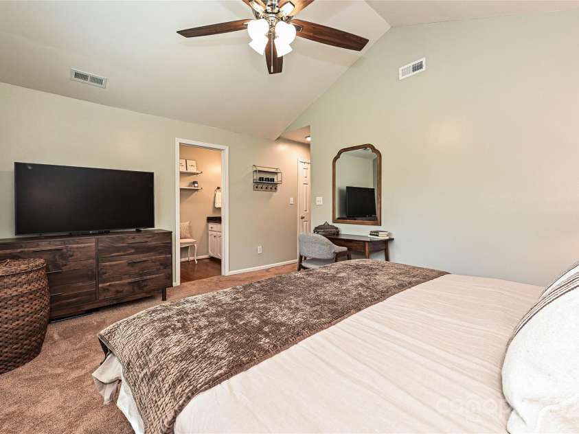 105 Howe Street, Belmont, NC 28012.  MLS# CAR4288261, YatesRealty ID 32331. 