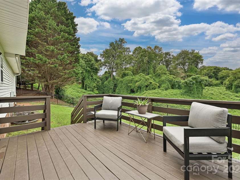 105 Howe Street, Belmont, NC 28012.  MLS# CAR4288261, YatesRealty ID 32331. 