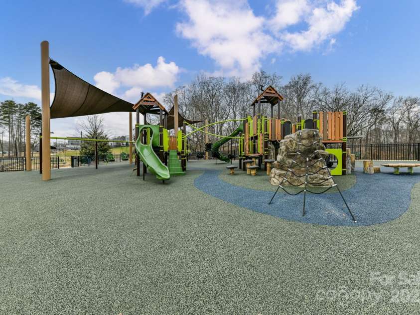 105 Howe Street, Belmont, NC 28012.  MLS# CAR4288261, YatesRealty ID 32331. 