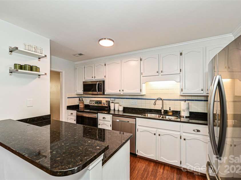 105 Howe Street, Belmont, NC 28012.  MLS# CAR4288261, YatesRealty ID 32331. Kitchen