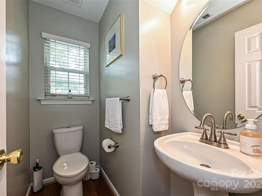 105 Howe Street, Belmont, NC 28012.  MLS# CAR4288261, YatesRealty ID 32331. Powder Room on Main