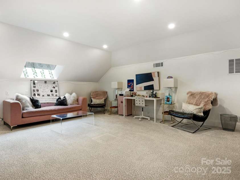 4119 Carnoustie Lane, Charlotte, NC 28210.  MLS# CAR4290999, YatesRealty ID 32332. Bonus Room