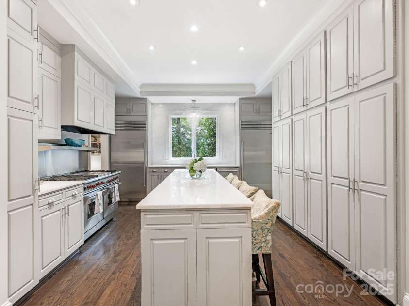 4119 Carnoustie Lane, Charlotte, NC 28210.  MLS# CAR4290999, YatesRealty ID 32332. Kitchen