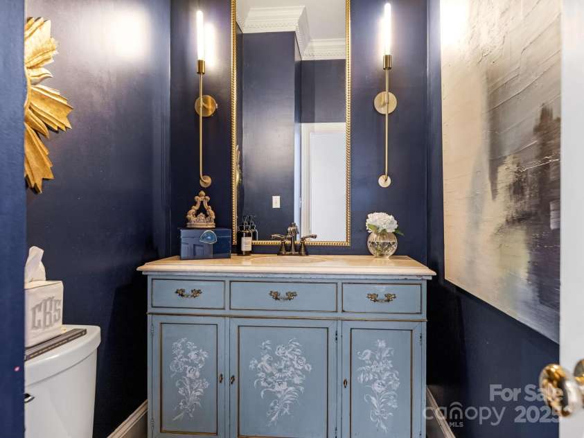 4119 Carnoustie Lane, Charlotte, NC 28210.  MLS# CAR4290999, YatesRealty ID 32332. Powder Room