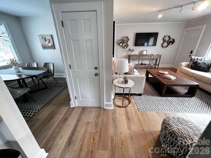 4317 Ruskin Drive, Charlotte, NC 28209.  MLS# CAR4394530, YatesRealty ID 32333. 