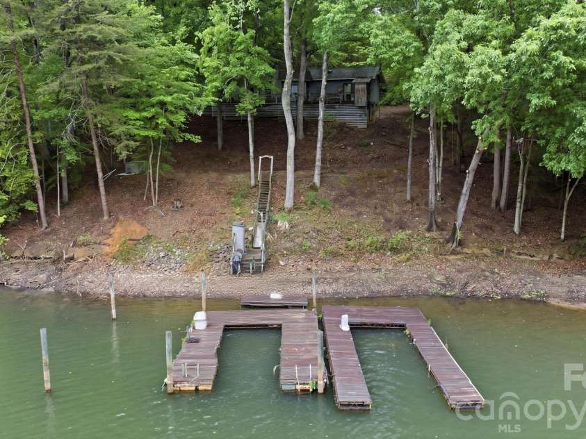 142 Seekirk Drive, Troutman, NC 28166.  MLS# CAR4396157, YatesRealty ID 32335. 