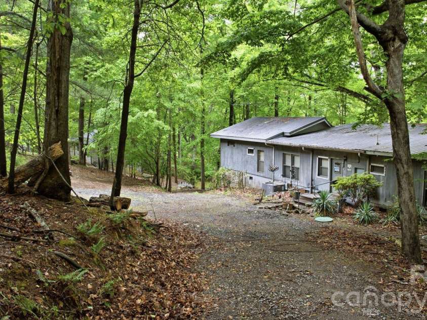 142 Seekirk Drive, Troutman, NC 28166.  MLS# CAR4396157, YatesRealty ID 32335. 