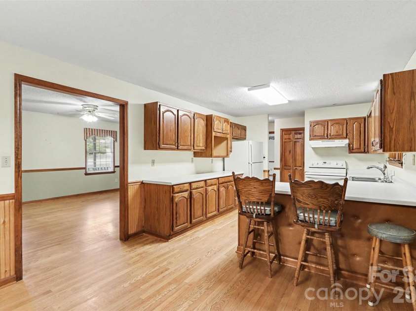 124 Catawba Avenue, Mooresville, NC 28115.  MLS# CAR4396630, YatesRealty ID 32339. 