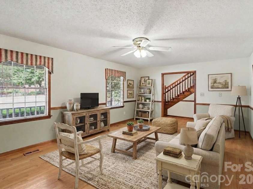 124 Catawba Avenue, Mooresville, NC 28115.  MLS# CAR4396630, YatesRealty ID 32339. Virtually staged