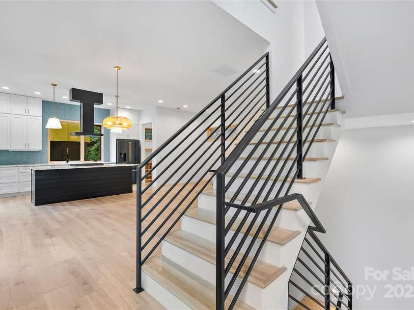 45 Waynesville Avenue, Asheville, NC 28806.  MLS# CAR4289629, YatesRealty ID 32339. 