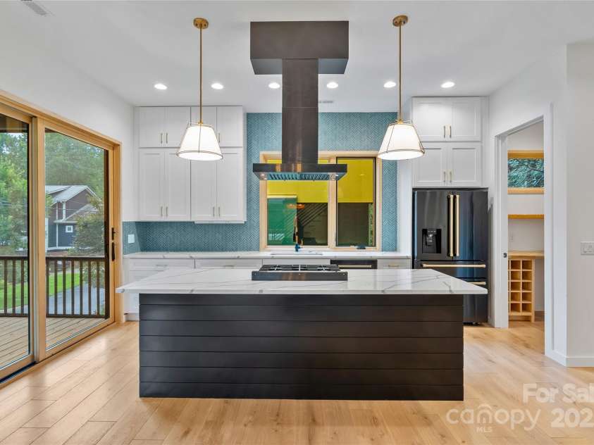 45 Waynesville Avenue, Asheville, NC 28806.  MLS# CAR4289629, YatesRealty ID 32339. 