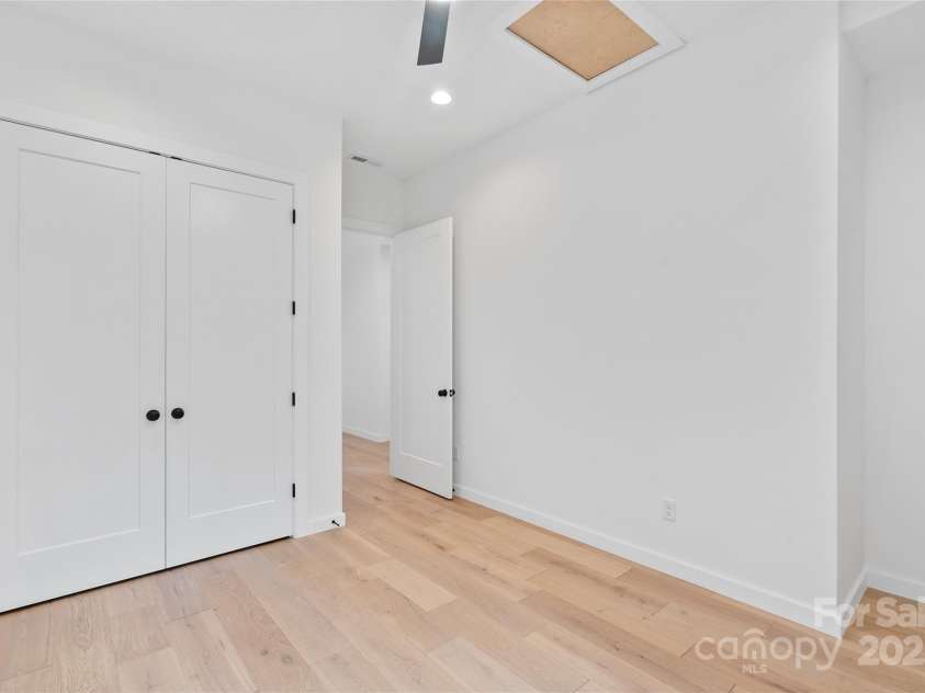 45 Waynesville Avenue, Asheville, NC 28806.  MLS# CAR4289629, YatesRealty ID 32339. 