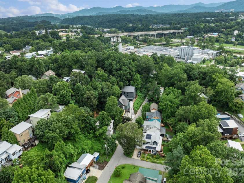 45 Waynesville Avenue, Asheville, NC 28806.  MLS# CAR4289629, YatesRealty ID 32339. 
