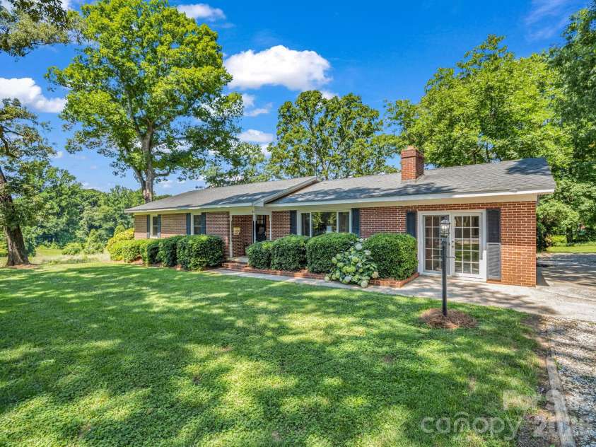 184 Edwards Street, Rutherfordton, NC 28139.  MLS# CAR4396063, YatesRealty ID 32340. 