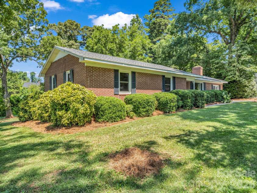 184 Edwards Street, Rutherfordton, NC 28139.  MLS# CAR4396063, YatesRealty ID 32340. 