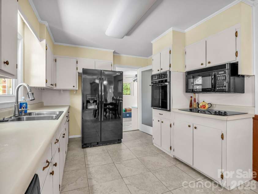 184 Edwards Street, Rutherfordton, NC 28139.  MLS# CAR4396063, YatesRealty ID 32340. 