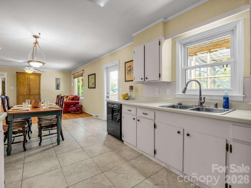 184 Edwards Street, Rutherfordton, NC 28139.  MLS# CAR4396063, YatesRealty ID 32340. 