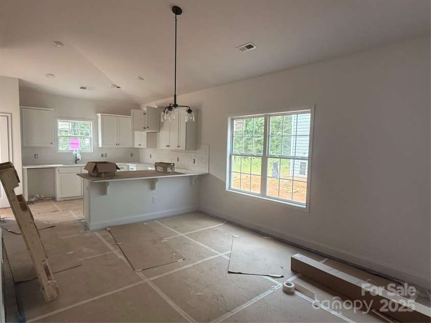3949 Port Richmond Avenue, Gastonia, NC 28056.  MLS# CAR4292369, YatesRealty ID 32341. Dining Area