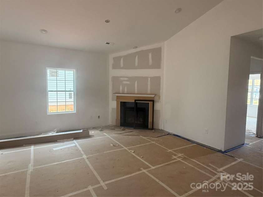 3949 Port Richmond Avenue, Gastonia, NC 28056.  MLS# CAR4292369, YatesRealty ID 32341. Gas Fireplace