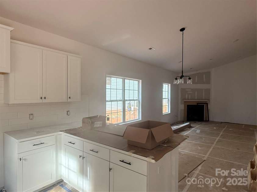 3949 Port Richmond Avenue, Gastonia, NC 28056.  MLS# CAR4292369, YatesRealty ID 32341. Kitchen Island