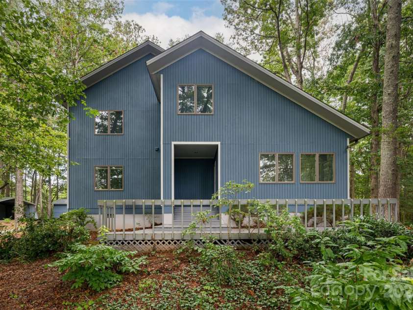 427 Shadowwood Drive, Leicester, NC 28748.  MLS# CAR4292617, YatesRealty ID 32342. 