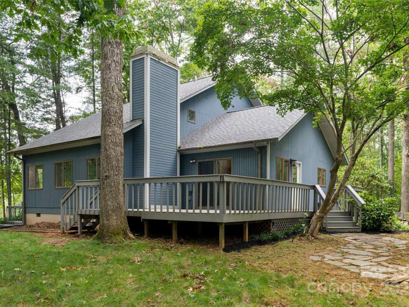 427 Shadowwood Drive, Leicester, NC 28748.  MLS# CAR4292617, YatesRealty ID 32342. 