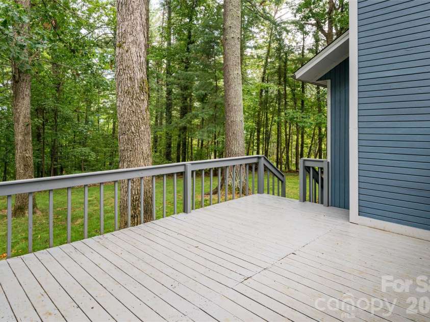 427 Shadowwood Drive, Leicester, NC 28748.  MLS# CAR4292617, YatesRealty ID 32342. 