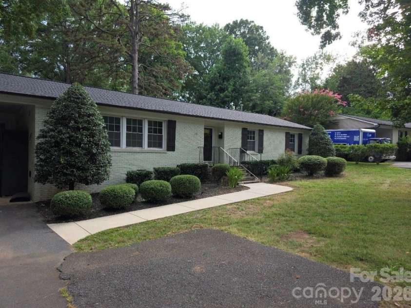 4124 Randolph Road, Charlotte, NC 28211.  MLS# CAR4396577, YatesRealty ID 32343. 
