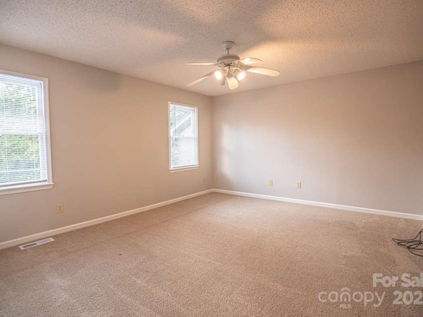 1115 Birch Tree Way, Greensboro, NC 27410.  MLS# CAR4292903, YatesRealty ID 32345. PRIMARY BED