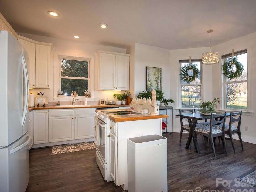 40 Bunker Court, Mills River, NC 28759.  MLS# CAR4396834, YatesRealty ID 32345. 