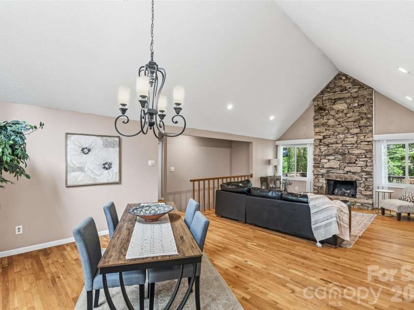 16 Canterbury Drive, Arden, NC 28704.  MLS# CAR4396207, YatesRealty ID 32349. 