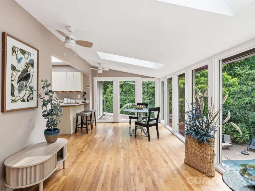 16 Canterbury Drive, Arden, NC 28704.  MLS# CAR4396207, YatesRealty ID 32349. 