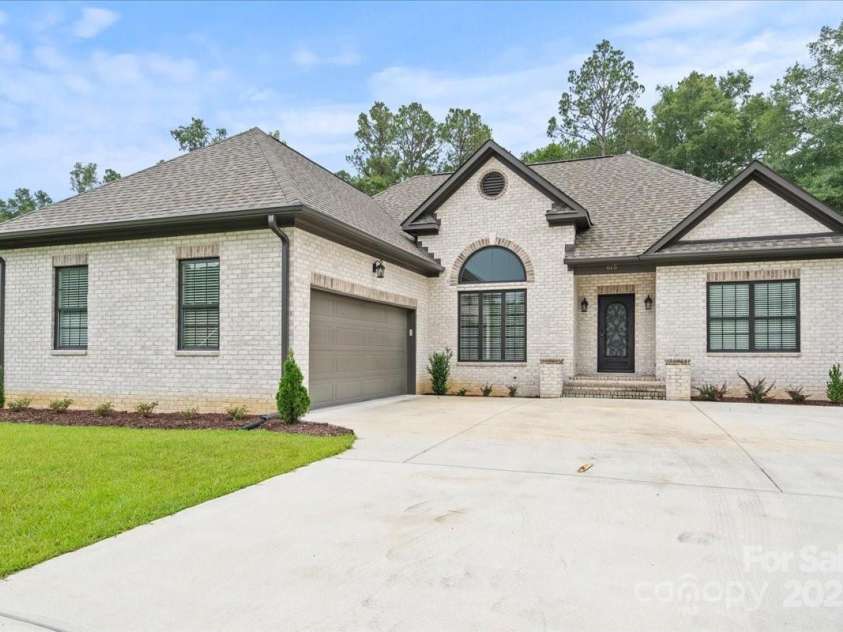 615 Little John Road, Cheraw, SC 29520.  MLS# CAR4290721, YatesRealty ID 32349. 