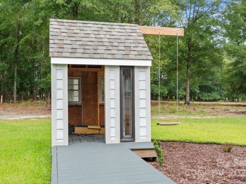 615 Little John Road, Cheraw, SC 29520.  MLS# CAR4290721, YatesRealty ID 32349. 