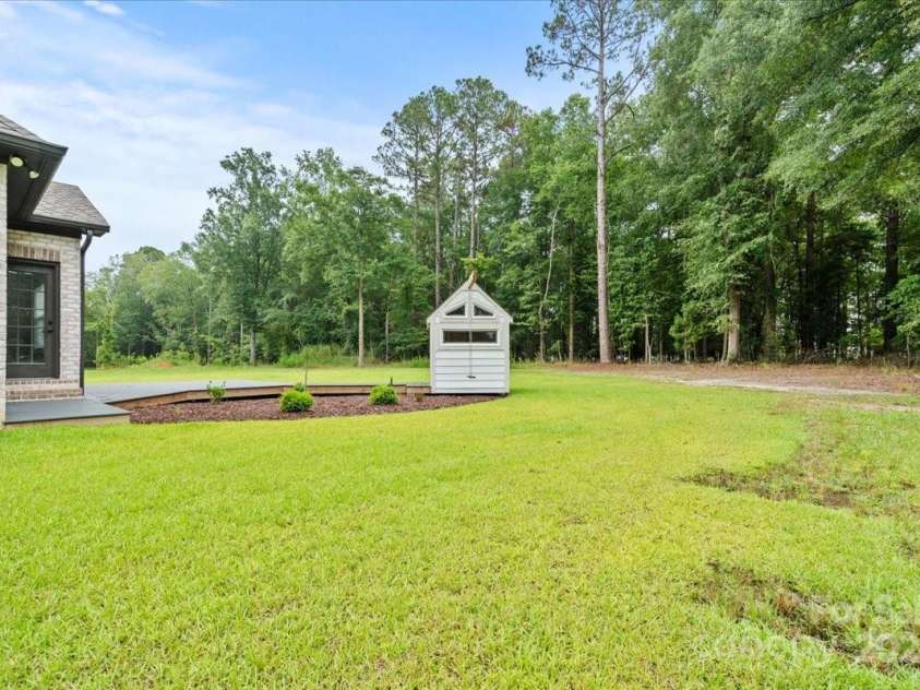 615 Little John Road, Cheraw, SC 29520.  MLS# CAR4290721, YatesRealty ID 32349. 