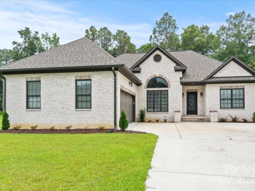 615 Little John Road, Cheraw, SC 29520.  MLS# CAR4290721, YatesRealty ID 32349. 