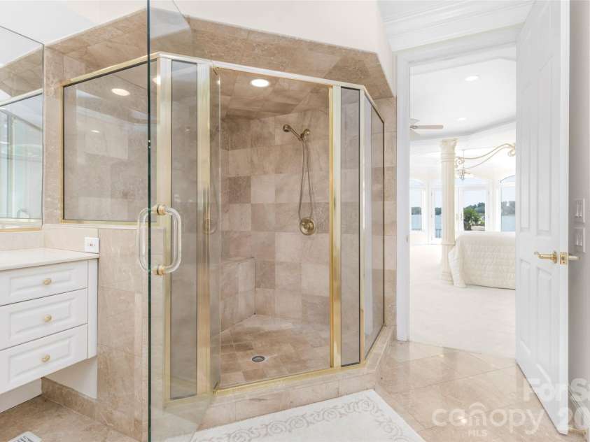 3446 Governors Island Drive, Denver, NC 28037.  MLS# CAR4158875, YatesRealty ID 3235. Master bath