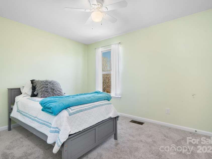 7217 Kenyon Drive, Denver, NC 28037.  MLS# CAR4233366, YatesRealty ID 3235. Third bedroom