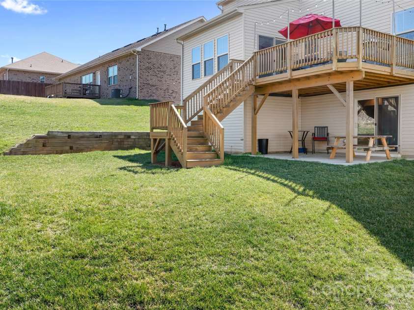 7217 Kenyon Drive, Denver, NC 28037.  MLS# CAR4316332, YatesRealty ID 3235. Backyard 