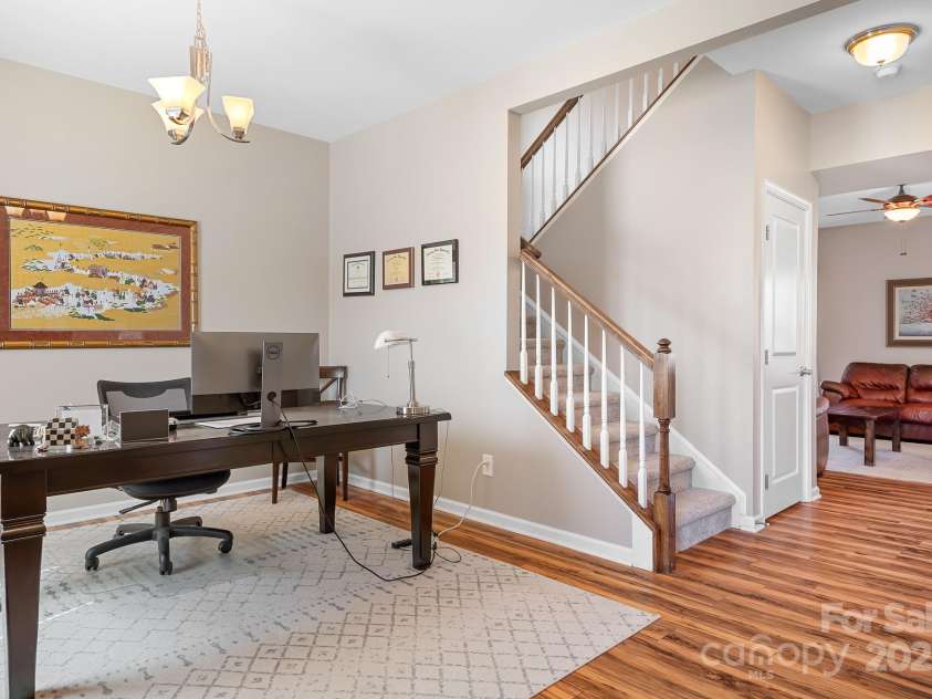 7217 Kenyon Drive, Denver, NC 28037.  MLS# CAR4316332, YatesRealty ID 3235. Office/sitting area at entryway 