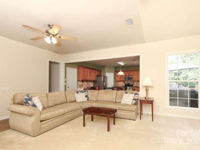 2923 Wheat Meadow Lane, Charlotte, NC 28270.  MLS# CAR4277608, YatesRealty ID 32350. 